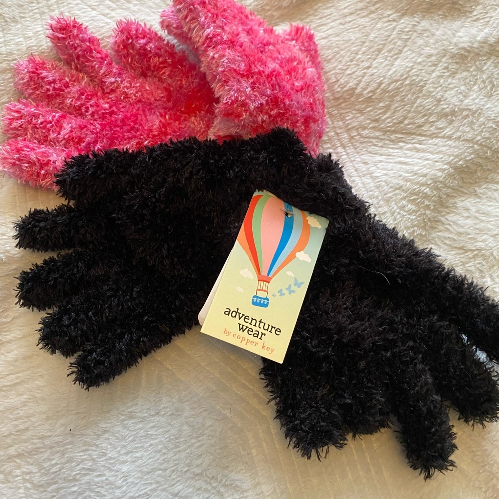 Kids Fuzzy Mittens - Pink and Black